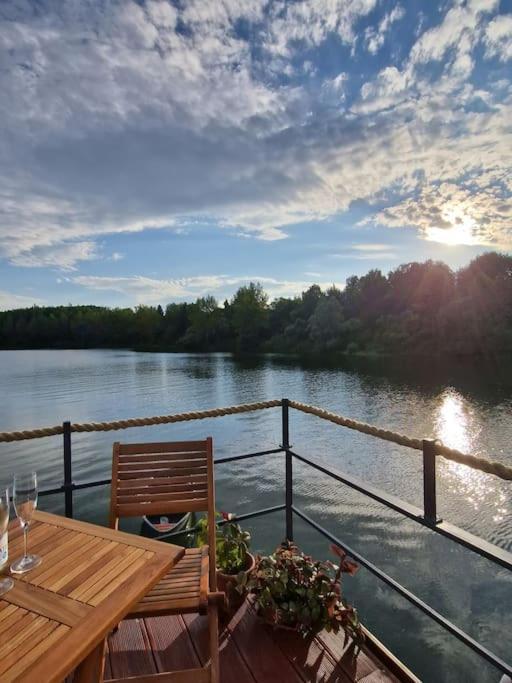 Aquachill Houseboat & Wellness Ξενοδοχείο Liptovský Trnovec Εξωτερικό φωτογραφία