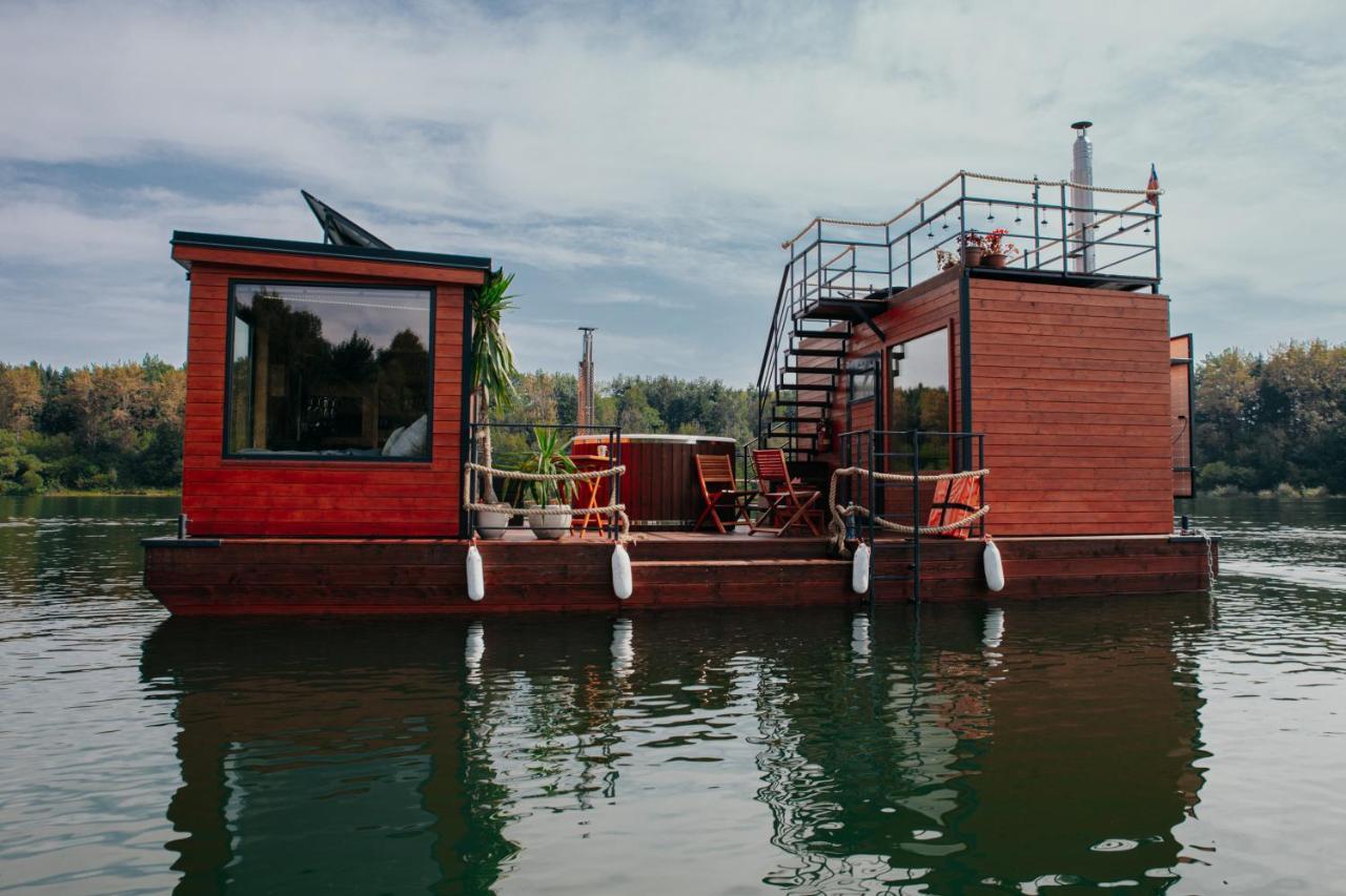 Aquachill Houseboat & Wellness Ξενοδοχείο Liptovský Trnovec Εξωτερικό φωτογραφία