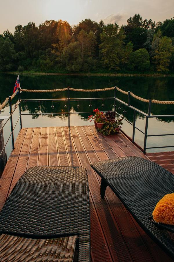 Aquachill Houseboat & Wellness Ξενοδοχείο Liptovský Trnovec Εξωτερικό φωτογραφία