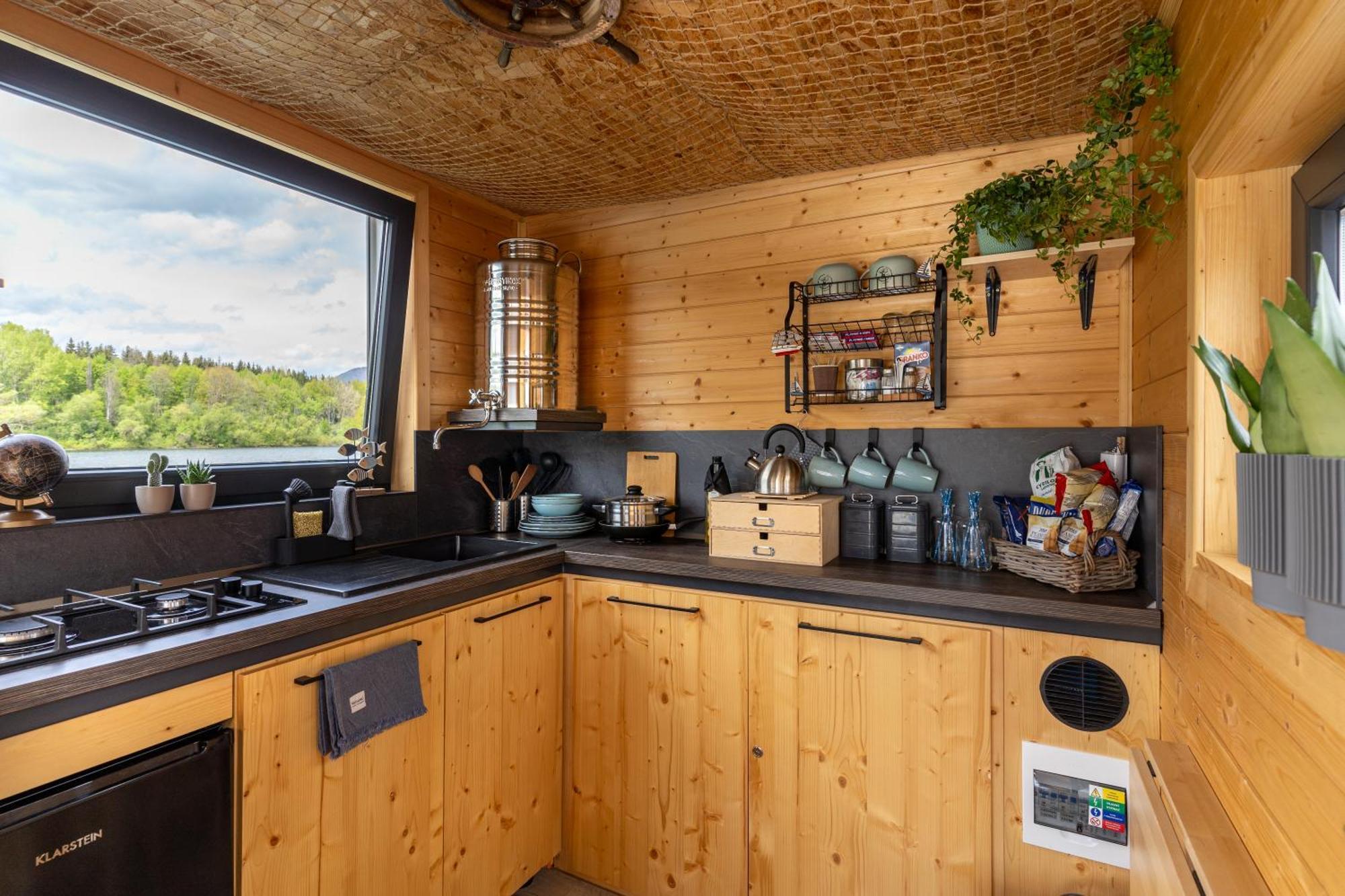 Aquachill Houseboat & Wellness Ξενοδοχείο Liptovský Trnovec Εξωτερικό φωτογραφία