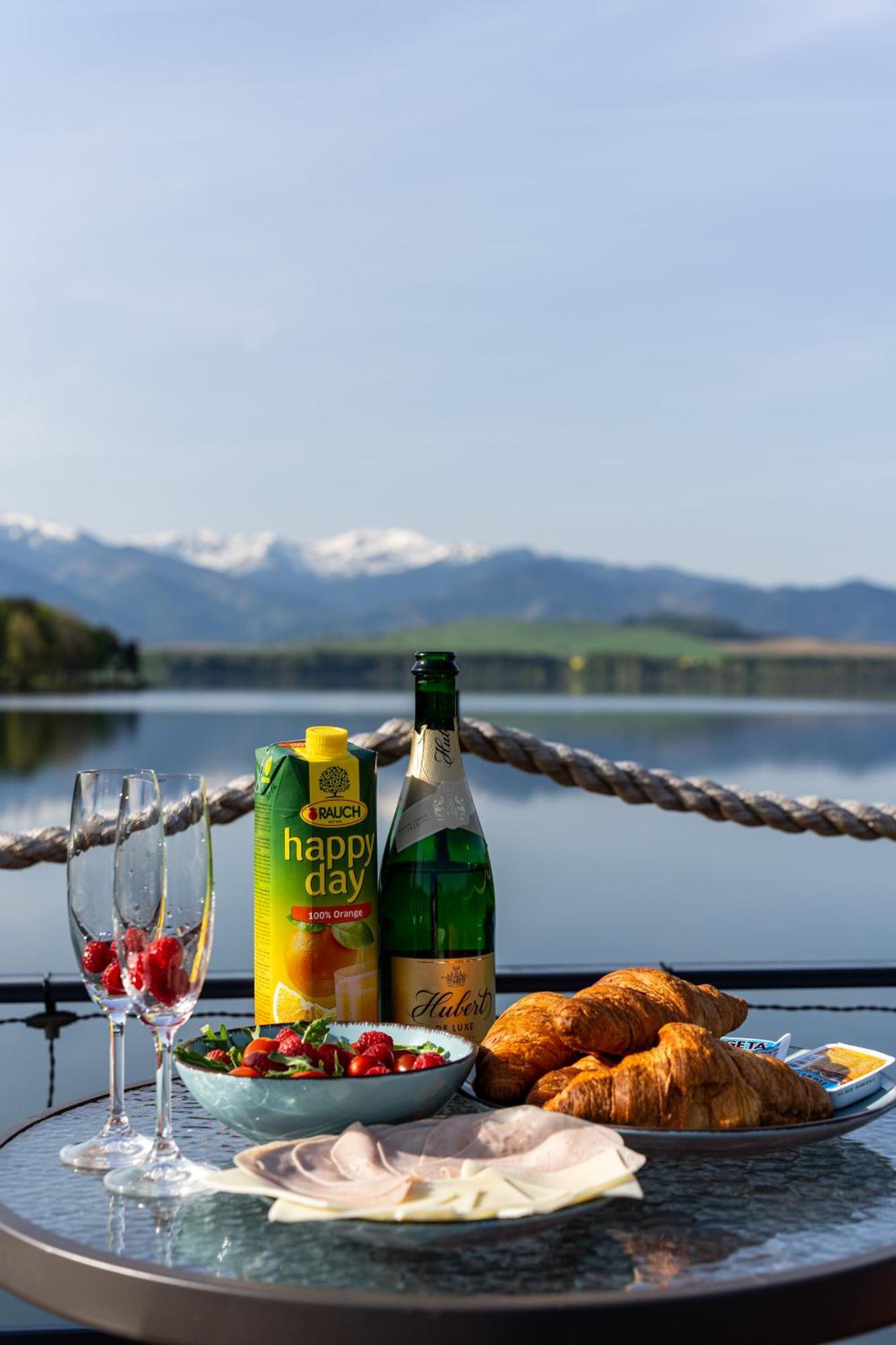 Aquachill Houseboat & Wellness Ξενοδοχείο Liptovský Trnovec Εξωτερικό φωτογραφία