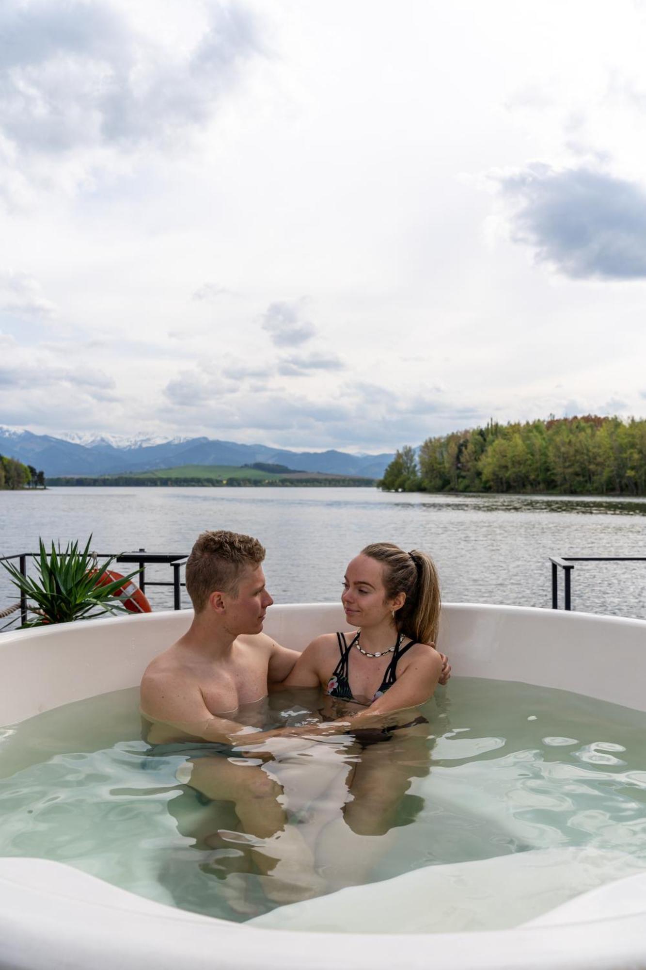 Aquachill Houseboat & Wellness Ξενοδοχείο Liptovský Trnovec Εξωτερικό φωτογραφία